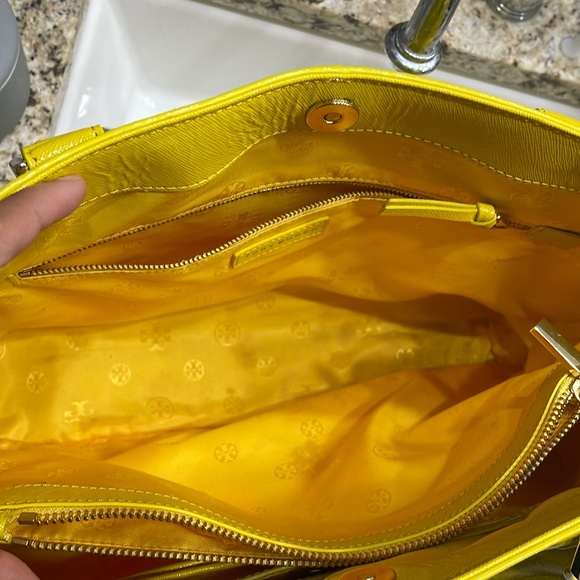 Tory Burch Saffiano Leather Large Tote - Picture 10 of 13